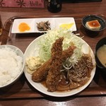 ちゃぼん - 海老フライと生姜焼きのセット