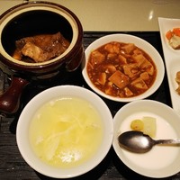 金香楼 - 牛バラの特製壺スープ＋豆腐と挽肉煮込み