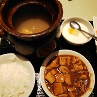 金香楼 - スペアリブの特製壺スープ＋豆腐と挽肉煮込み