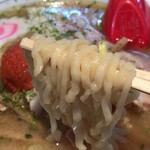 赤湯ラーメン 龍上海 - 麺アップ