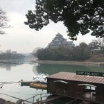 城見茶屋 - 店内から堀を隔てて望む岡山城