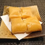 SEN YO - 薄い二重皮の食感が心地よい春巻き