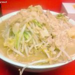 ラーメン二郎 - 小ラーメン 豚二枚 「ニンニクアブラ」(790円)