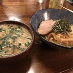 バズ ロックラーメン - 