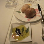 モナリザ - ２種類のパンとオリーヴオイル、バルサミコ酢