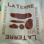 BOULANGERIE LA TERRE - これがロゴのようです。