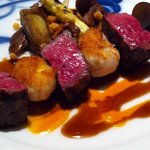 和牛と赤座えびのブロシェット。