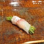 寿司割烹 魚紋 - 鯛。