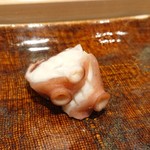 寿司割烹 魚紋 - 真蛸。