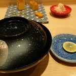 寿司割烹 魚紋 - 特注お吸い物。