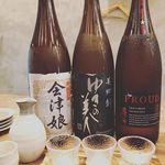 立ち呑みとうどん みのり - 酒器はほっこりぬくもりのある、オーダーの小石原焼きを使用^^