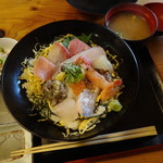 ひととき - とれたて鮮魚 上海鮮丼