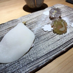 銀座 盡 - 花びら餅、雪輪の花、梅にうぐいす、道明寺など