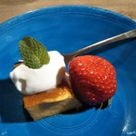 粟 - デザート かぼちゃプリンといちご