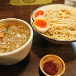 じゃじゃ。 - 辛い背脂にんにくつけ麺 細麺仕様。