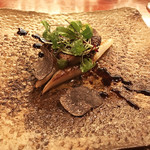 ワイン カルコス - イタリア産ピエモンテホワイトアスパラ、フォアグラ乗せ、バルサミコソース、冬のトリュフ♪