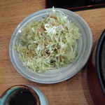 勝蔵 - ドレッシングon千切りキャベツ