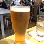 Stinger Ray's Tropical Bar & Grill - バドワイザー