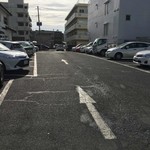 Tonkatsu Yoshie - 駐車場かなり広いです