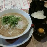 麺屋 銀次郎 - B定食830円