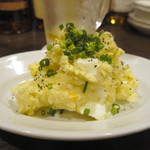 八咫烏 - ポテトサラダ（400円）