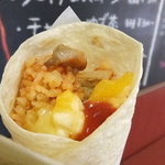 グローブ・ザ・ロール - とろーり卵のチーズオムライスロール　430円