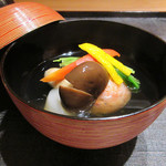 竹ざき - 5.お椀:桜エビ真薯/しめじ/蕪/金時人参/ゆず