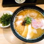 中村麺三郎商店 - 特製白湯らぁ麺(９８０円)+大盛１．５玉=180g(１００円)+九条ねぎ(１２０円)=１２００円