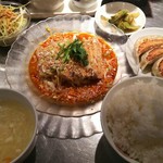 大阪王将 - 四川よだれ鶏定食 850円、餃子(無料券利用)