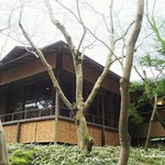 かふぇ楊梅亭 - 揚梅亭　手前のお部屋を外から