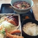 灯台うどん - 名古屋セット全体の写真です。