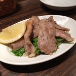 熟成肉バル レッドキングコング 橋本 - 豚トロ燻製グリル