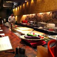 円居 新橋 - ムーディーな店内