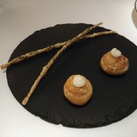 銀座 レカン - ケシの実のパイ、ハーブのクリームのシュー