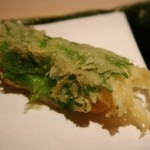 てんぷら　成生 - 先程まで透明だった白魚の天ぷら