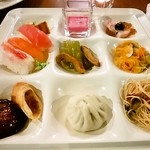 レストランイペア - 奥はビーツのムース