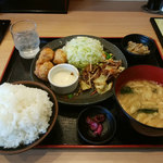 『黒定食･ご飯大盛』（930円･税込）