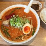 信長ラーメン - 赤いラーメン（大盛）