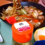 だんらん食堂 - 麺も焼いてる