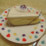 LADY M - チーズケーキはとても甘くて濃厚で滑らか。少し酸味はありましたが美味しかった(´▽｀*)