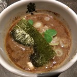 麺屋武蔵 巌虎 - 巌虎濃厚つけ麺『350g』炙りチャーシュートッピング(つけ汁) 2018年1月14日