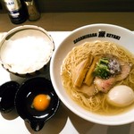Sagamihara 欅 - 塩らーめん(７５０円)+味玉(１００円)、玉子かけご飯(１５０円)