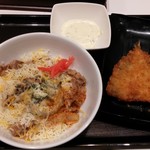 吉野家 - チーズ ペペロンチーノ丼＋アジフライ単品＋タルタル