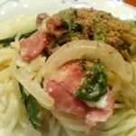 エアーズロック・カフェ＆ダディードーナツ - ほうれん草と生ハムのクリームパスタ