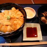 函館 うにむらかみ 札幌店 - スペシャルうに丼　うに大盛り　3950円　しょうゆだれ、味噌汁、お漬け物