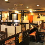 新三浦 - 内観写真:お座敷最大２０名様 、個室２~４名様 半個室４~８名様まで