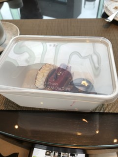LOBBY LOUNGE - 食べきれず持ち帰り
タッパー!