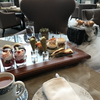 LOBBY LOUNGE -