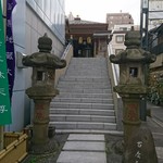 Yoshi Ume - 大観音寺　おおかんのんじ　と読みます。人形町通りからですと目印になります(18-01)