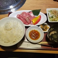 焼肉 しんうち 神楽坂 - 